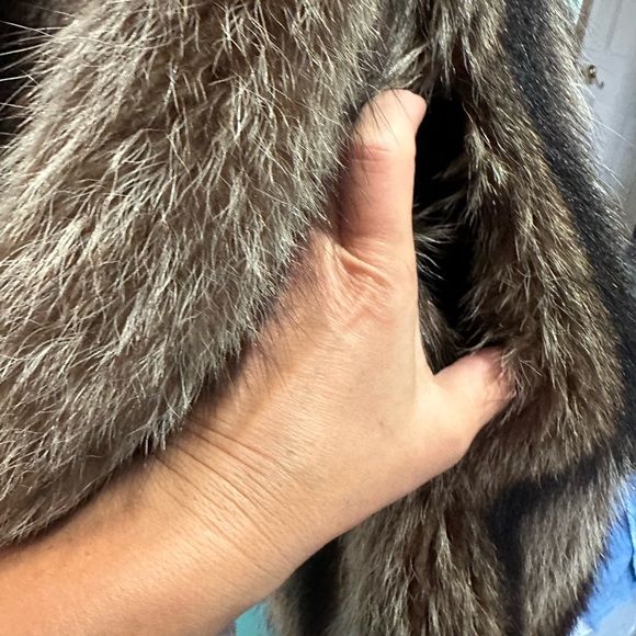Vintage 100% real Raccoon fur 3/4 coat!  Excellent condition! - Picture 7 of 16